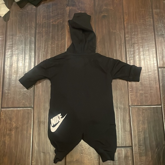 Nike onesie zipper - Picture 2 of 3
